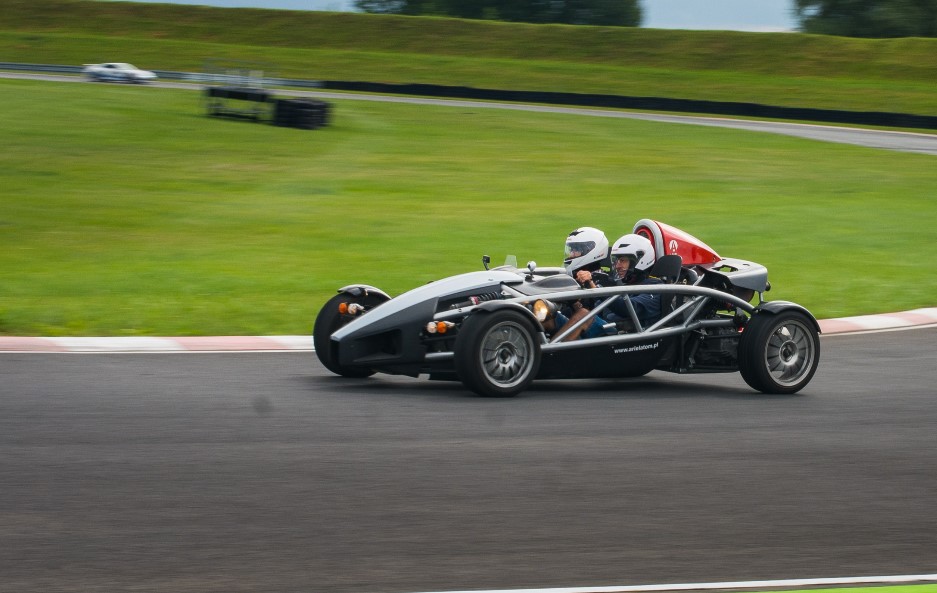 Auto wyścigowe Ariel Atom